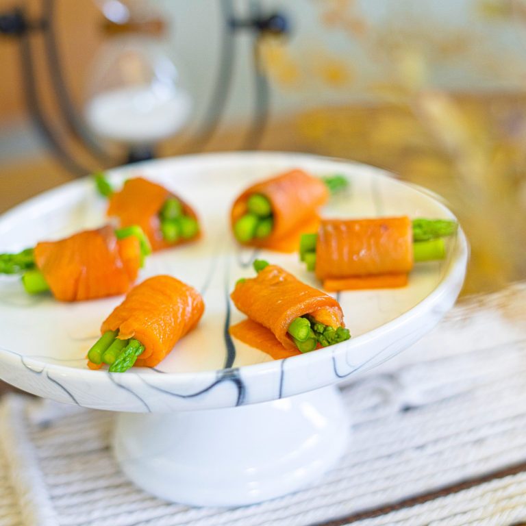 RCALCCP005_煙三文魚蘆荀卷Smoked Salmon Wrapped with Asparagus 副本-2